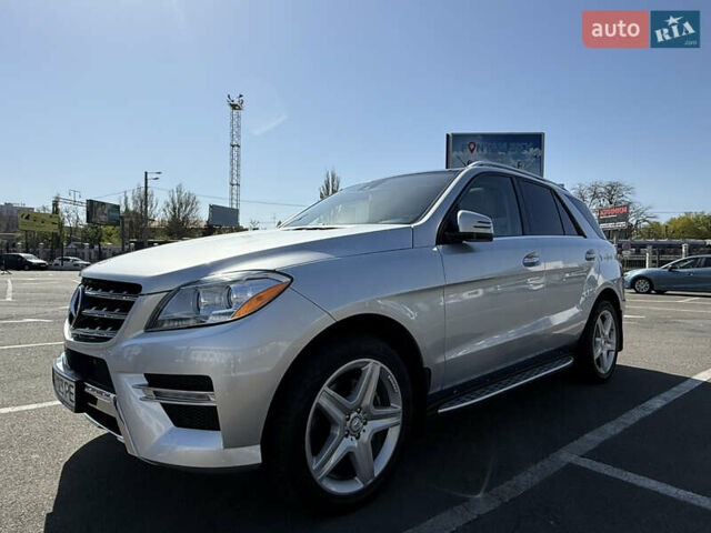 Серый Мерседес М-Класс, объемом двигателя 2.99 л и пробегом 111 тыс. км за 23500 $, фото 4 на Automoto.ua