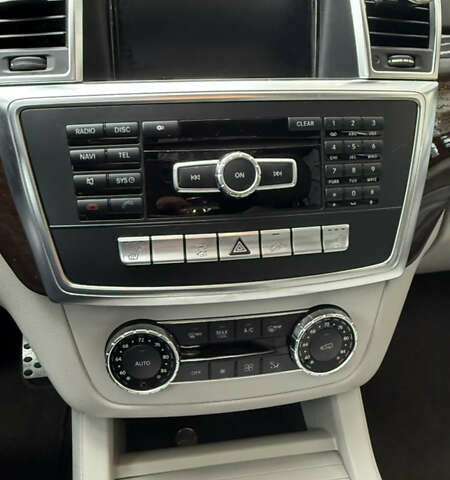 Серый Мерседес М-Класс, объемом двигателя 2.99 л и пробегом 111 тыс. км за 23500 $, фото 9 на Automoto.ua