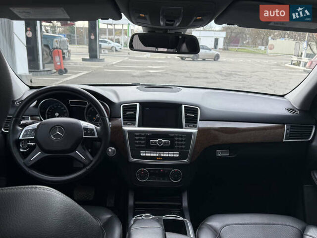 Серый Мерседес М-Класс, объемом двигателя 2.99 л и пробегом 240 тыс. км за 20800 $, фото 8 на Automoto.ua