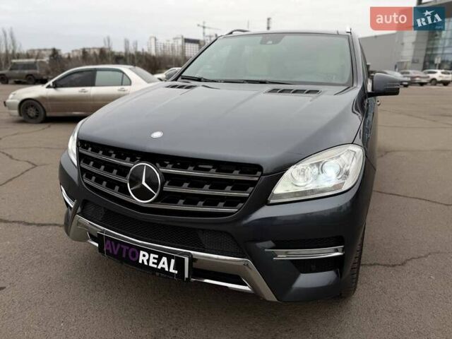 Сірий Мерседес М-Клас, об'ємом двигуна 2.99 л та пробігом 206 тис. км за 21000 $, фото 11 на Automoto.ua