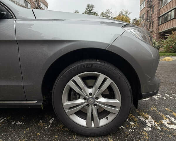 Сірий Мерседес М-Клас, об'ємом двигуна 3.5 л та пробігом 266 тис. км за 24500 $, фото 10 на Automoto.ua