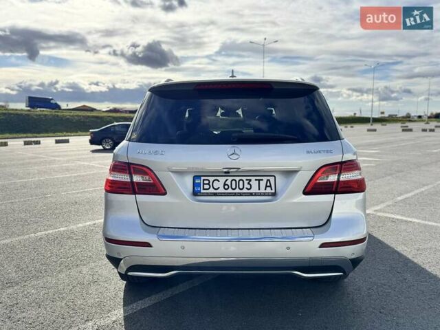 Мерседес М-Класс 2013 в Львове на Automoto.ua Серый Мерседес М-Класс, объемом двигателя 2.99 л и пробегом 188 тыс. км за 23000 $, фото 3 на Automoto.ua
