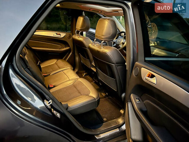 Мерседес М-Класс 2013 в Харькове на Automoto.ua Серый Мерседес М-Класс, объемом двигателя 2.14 л и пробегом 287 тыс. км за 18700 $, фото 16 на Automoto.ua