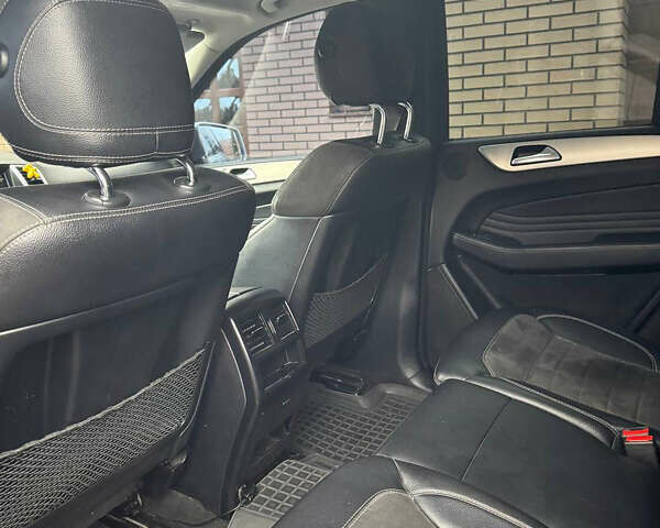 Серый Мерседес М-Класс, объемом двигателя 2.99 л и пробегом 364 тыс. км за 19999 $, фото 25 на Automoto.ua