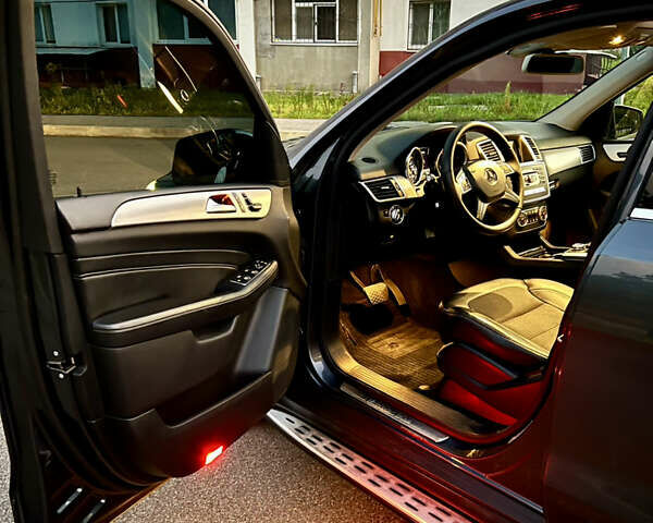 Мерседес М-Класс 2013 в Харькове на Automoto.ua Серый Мерседес М-Класс, объемом двигателя 2.14 л и пробегом 287 тыс. км за 18700 $, фото 10 на Automoto.ua