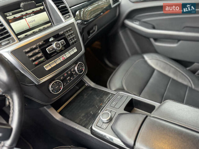 Серый Мерседес М-Класс, объемом двигателя 2.99 л и пробегом 197 тыс. км за 18500 $, фото 11 на Automoto.ua