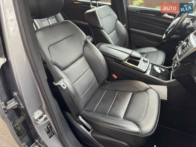 Серый Мерседес М-Класс, объемом двигателя 2.99 л и пробегом 197 тыс. км за 18500 $, фото 13 на Automoto.ua