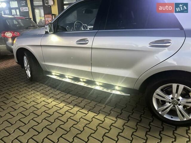 Серый Мерседес М-Класс, объемом двигателя 2.14 л и пробегом 244 тыс. км за 21500 $, фото 1 на Automoto.ua