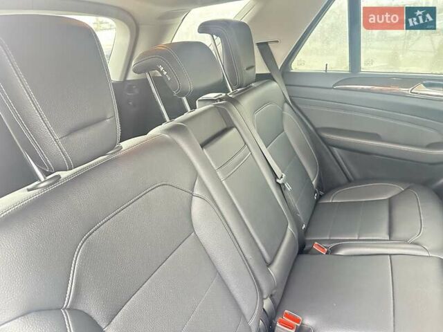 Серый Мерседес М-Класс, объемом двигателя 2.14 л и пробегом 244 тыс. км за 21500 $, фото 10 на Automoto.ua