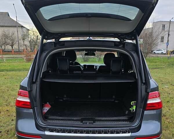 Сірий Мерседес М-Клас, об'ємом двигуна 3.5 л та пробігом 195 тис. км за 17000 $, фото 8 на Automoto.ua