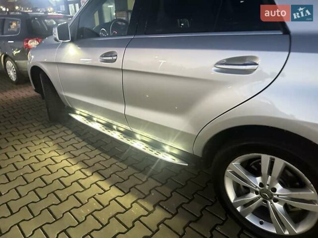 Серый Мерседес М-Класс, объемом двигателя 2.14 л и пробегом 244 тыс. км за 21500 $, фото 2 на Automoto.ua