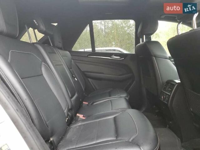 Мерседес М-Класс 2014 в Львове на Automoto.ua Серый Мерседес М-Класс, объемом двигателя 2.99 л и пробегом 202 тыс. км за 5000 $, фото 10 на Automoto.ua