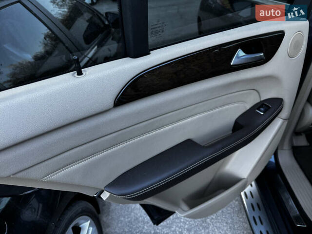 Сірий Мерседес М-Клас, об'ємом двигуна 3 л та пробігом 220 тис. км за 13900 $, фото 6 на Automoto.ua