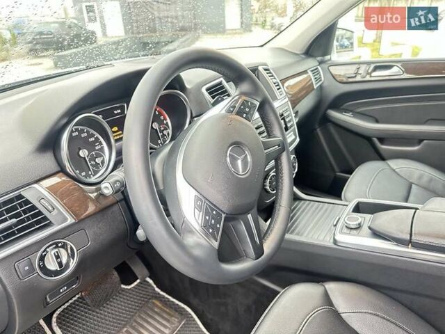 Серый Мерседес М-Класс, объемом двигателя 2.14 л и пробегом 244 тыс. км за 21500 $, фото 11 на Automoto.ua