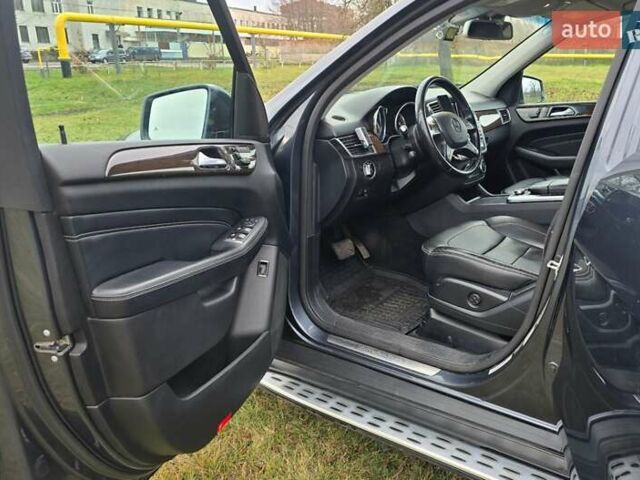 Сірий Мерседес М-Клас, об'ємом двигуна 3.5 л та пробігом 195 тис. км за 17000 $, фото 16 на Automoto.ua