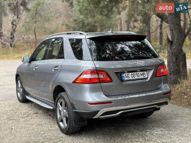 Серый Мерседес М-Класс, объемом двигателя 2.99 л и пробегом 197 тыс. км за 18500 $, фото 3 на Automoto.ua