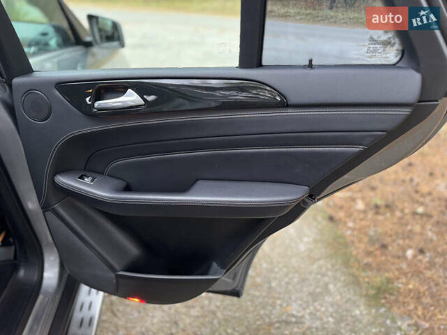 Серый Мерседес М-Класс, объемом двигателя 2.99 л и пробегом 197 тыс. км за 18500 $, фото 14 на Automoto.ua