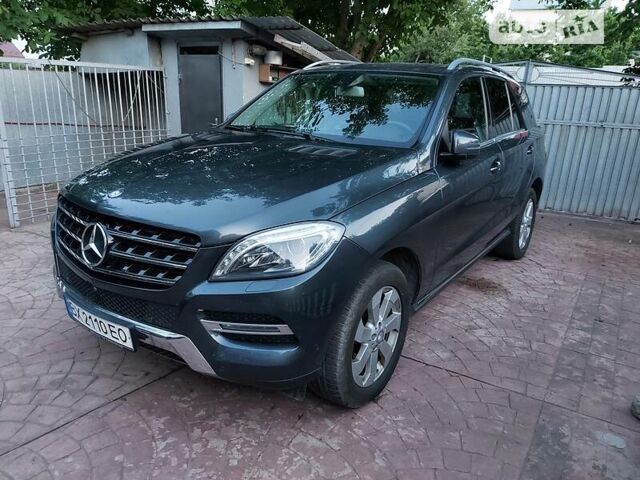 Серый Мерседес М-Класс, объемом двигателя 2.14 л и пробегом 223 тыс. км за 26300 $, фото 5 на Automoto.ua