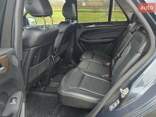 Сірий Мерседес М-Клас, об'ємом двигуна 3.5 л та пробігом 195 тис. км за 17000 $, фото 18 на Automoto.ua