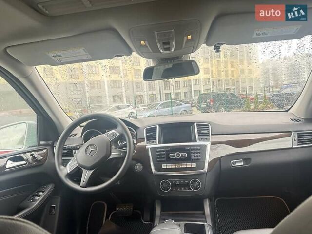 Серый Мерседес М-Класс, объемом двигателя 2.14 л и пробегом 244 тыс. км за 21500 $, фото 13 на Automoto.ua