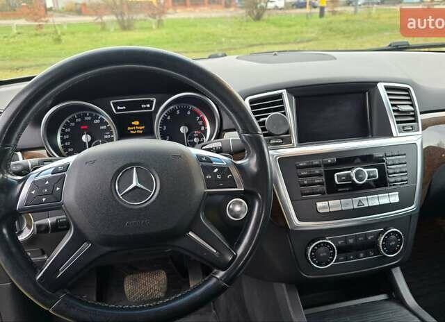 Сірий Мерседес М-Клас, об'ємом двигуна 3.5 л та пробігом 195 тис. км за 17000 $, фото 15 на Automoto.ua