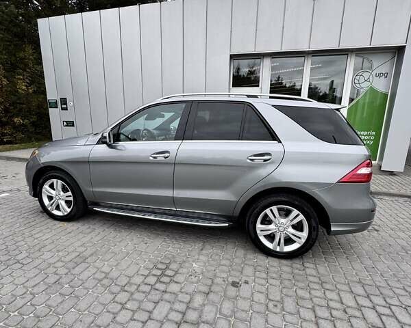 Серый Мерседес М-Класс, объемом двигателя 2.99 л и пробегом 285 тыс. км за 27500 $, фото 5 на Automoto.ua