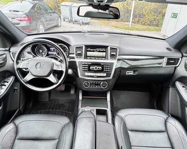 Серый Мерседес М-Класс, объемом двигателя 2.99 л и пробегом 285 тыс. км за 27500 $, фото 13 на Automoto.ua