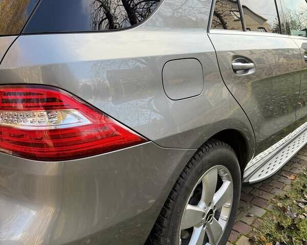 Серый Мерседес М-Класс, объемом двигателя 3.5 л и пробегом 180 тыс. км за 20900 $, фото 9 на Automoto.ua