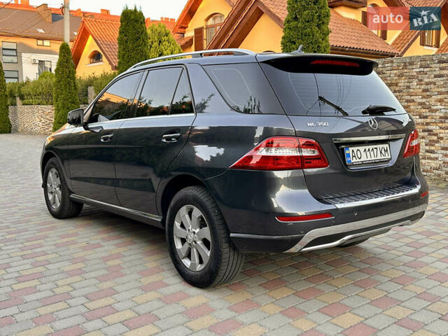 Сірий Мерседес М-Клас, об'ємом двигуна 3 л та пробігом 255 тис. км за 23500 $, фото 3 на Automoto.ua