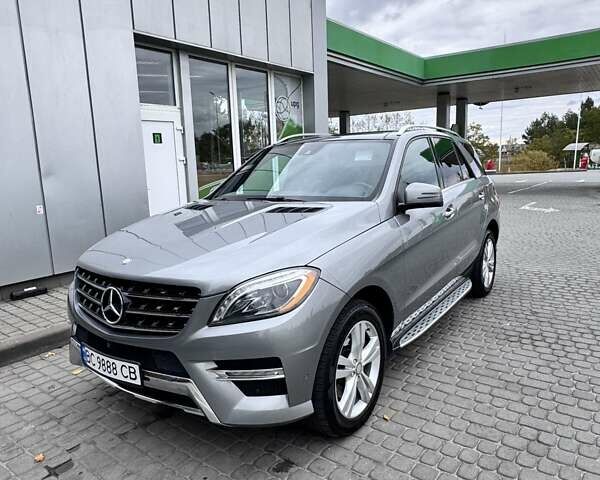 Серый Мерседес М-Класс, объемом двигателя 2.99 л и пробегом 285 тыс. км за 27500 $, фото 1 на Automoto.ua