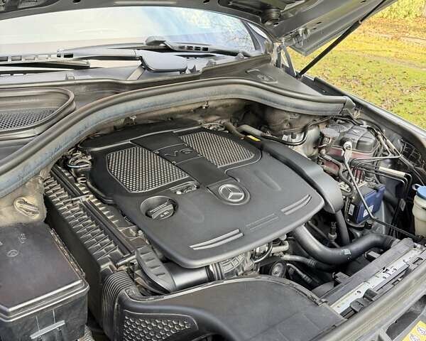 Серый Мерседес М-Класс, объемом двигателя 3.5 л и пробегом 180 тыс. км за 20900 $, фото 25 на Automoto.ua