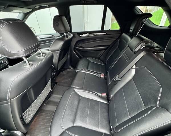 Серый Мерседес М-Класс, объемом двигателя 2.99 л и пробегом 285 тыс. км за 27500 $, фото 10 на Automoto.ua