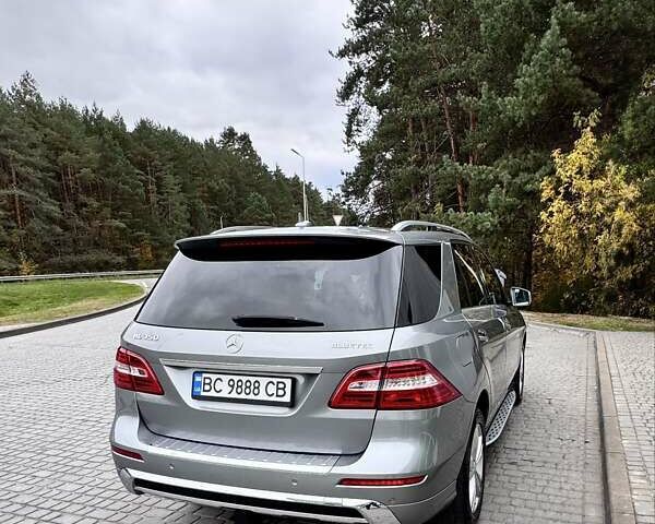 Серый Мерседес М-Класс, объемом двигателя 2.99 л и пробегом 285 тыс. км за 27500 $, фото 9 на Automoto.ua