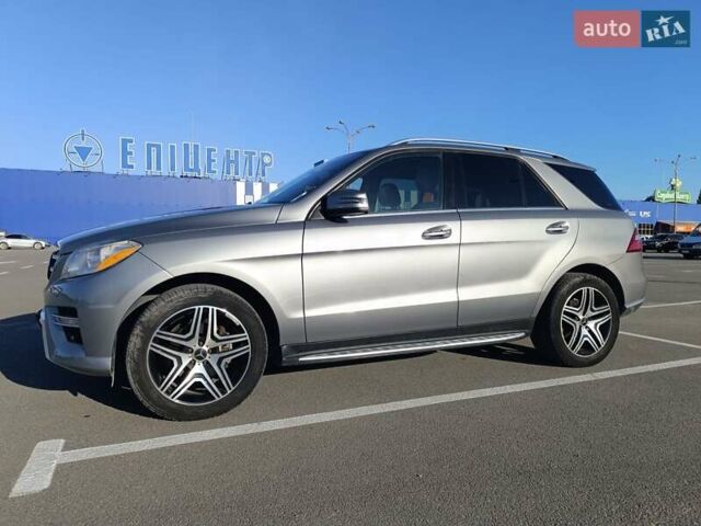 Серый Мерседес М-Класс, объемом двигателя 2.2 л и пробегом 250 тыс. км за 19999 $, фото 1 на Automoto.ua