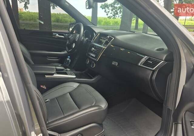 Серый Мерседес М-Класс, объемом двигателя 2.99 л и пробегом 103 тыс. км за 31000 $, фото 12 на Automoto.ua