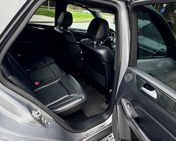 Серый Мерседес М-Класс, объемом двигателя 2.99 л и пробегом 285 тыс. км за 27500 $, фото 16 на Automoto.ua