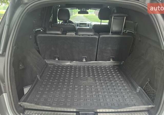 Серый Мерседес М-Класс, объемом двигателя 2.99 л и пробегом 103 тыс. км за 31000 $, фото 17 на Automoto.ua