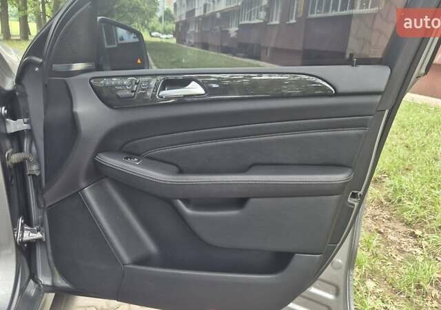 Серый Мерседес М-Класс, объемом двигателя 2.99 л и пробегом 103 тыс. км за 31000 $, фото 9 на Automoto.ua