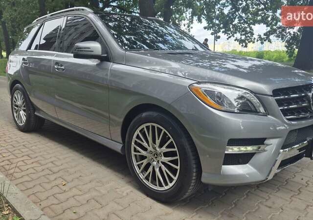 Серый Мерседес М-Класс, объемом двигателя 2.99 л и пробегом 103 тыс. км за 31000 $, фото 4 на Automoto.ua