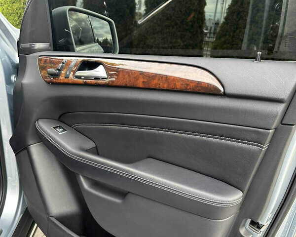 Сірий Мерседес М-Клас, об'ємом двигуна 2.14 л та пробігом 201 тис. км за 21900 $, фото 12 на Automoto.ua