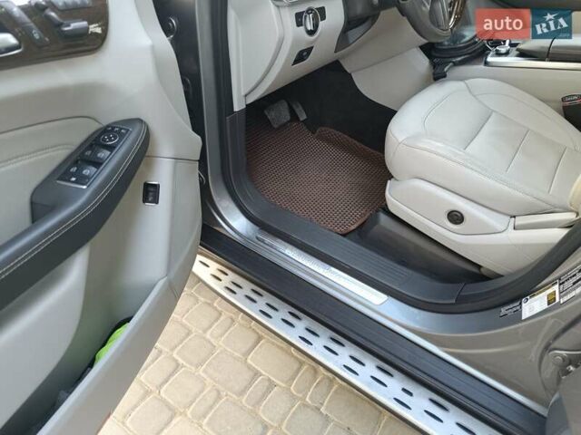 Серый Мерседес М-Класс, объемом двигателя 2.1 л и пробегом 250 тыс. км за 22000 $, фото 16 на Automoto.ua