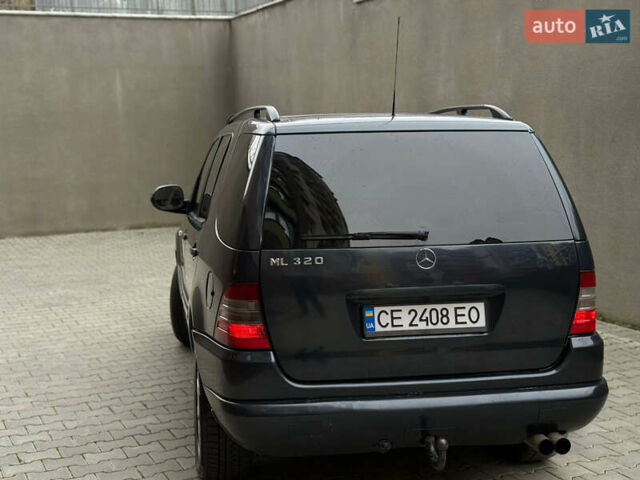 Синий Мерседес М-Класс, объемом двигателя 3.2 л и пробегом 280 тыс. км за 4850 $, фото 4 на Automoto.ua