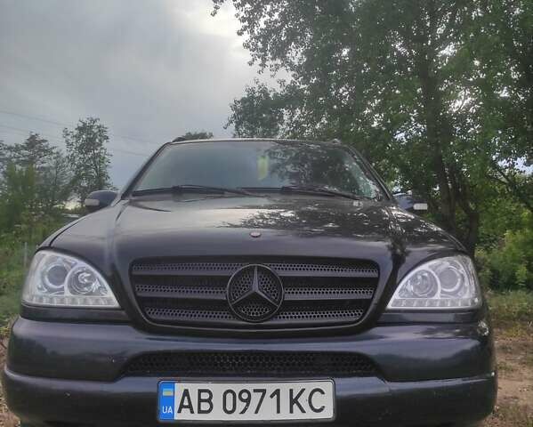 Синій Мерседес М-Клас, об'ємом двигуна 3.2 л та пробігом 350 тис. км за 6500 $, фото 5 на Automoto.ua
