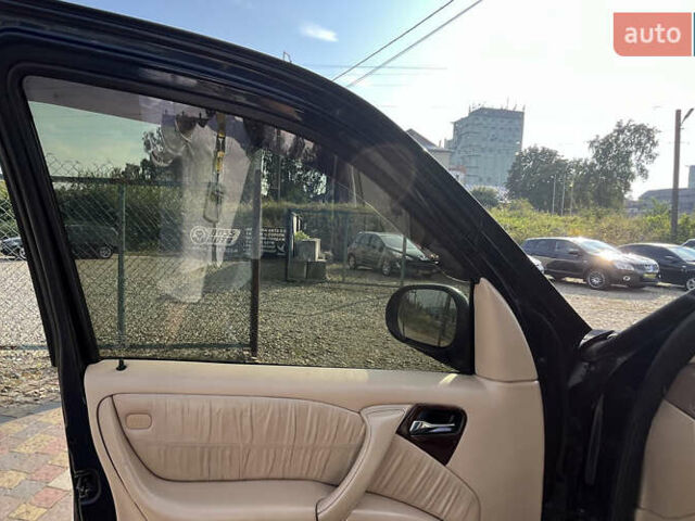 Синий Мерседес М-Класс, объемом двигателя 3.2 л и пробегом 302 тыс. км за 7600 $, фото 18 на Automoto.ua