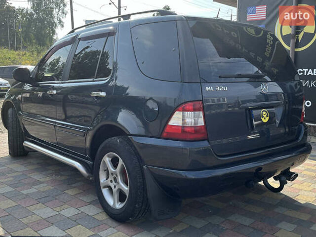 Синий Мерседес М-Класс, объемом двигателя 3.2 л и пробегом 302 тыс. км за 7600 $, фото 4 на Automoto.ua