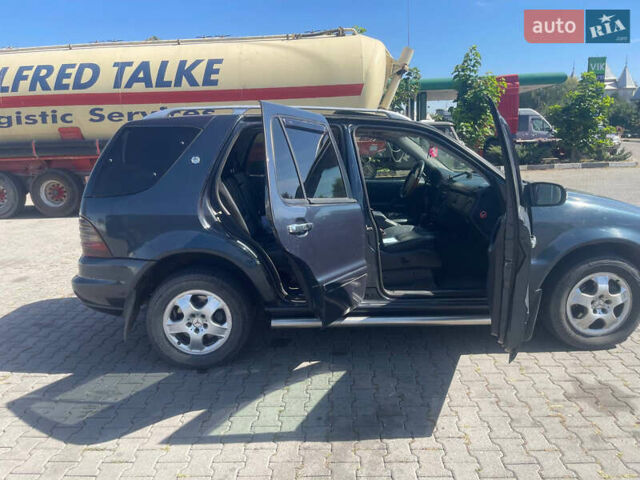 Мерседес М-Клас 2001 у Чернівцях на Automoto.ua Синій Мерседес М-Клас, об'ємом двигуна 2.69 л та пробігом 410 тис. км за 6000 $, фото 11 на Automoto.ua