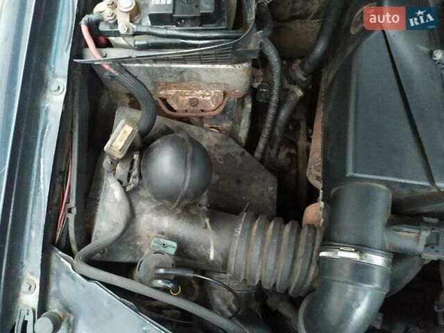 Синий Мерседес М-Класс, объемом двигателя 2.7 л и пробегом 181 тыс. км за 6700 $, фото 25 на Automoto.ua