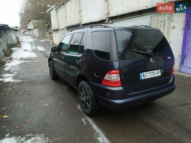 Синий Мерседес М-Класс, объемом двигателя 2.7 л и пробегом 181 тыс. км за 6700 $, фото 8 на Automoto.ua