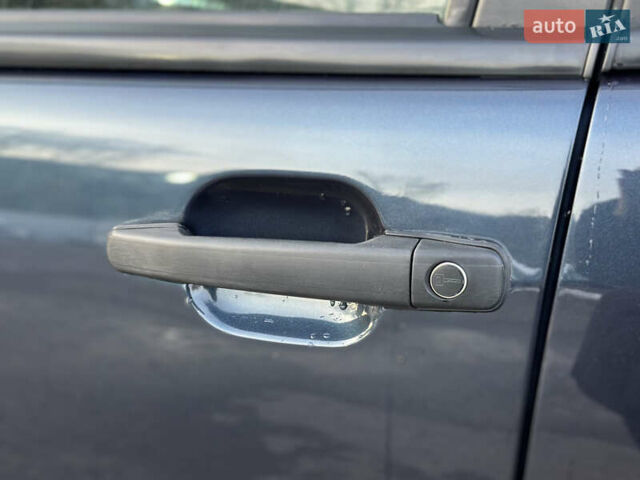 Синий Мерседес М-Класс, объемом двигателя 3.19 л и пробегом 324 тыс. км за 8400 $, фото 22 на Automoto.ua