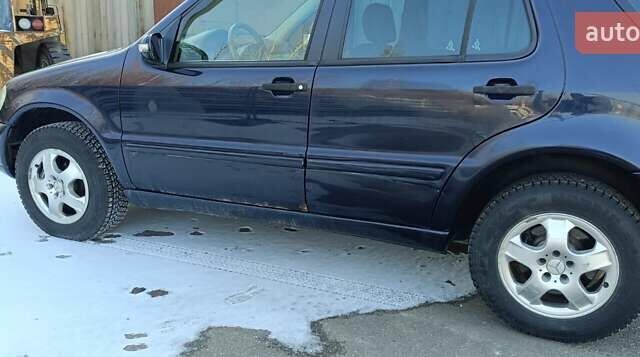 Синій Мерседес М-Клас, об'ємом двигуна 2.7 л та пробігом 360 тис. км за 4800 $, фото 9 на Automoto.ua